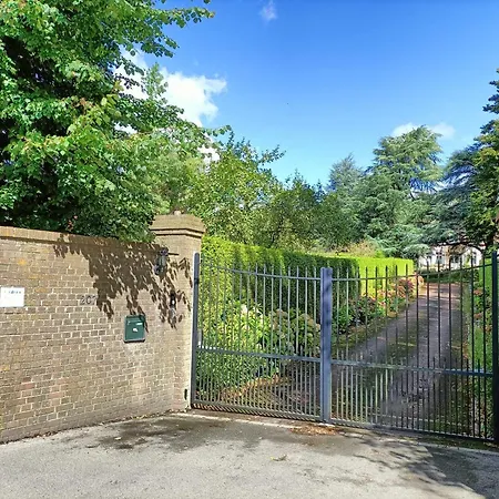 Manoir De فندق مبيت وإفطار